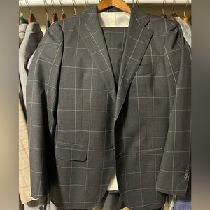 SuitSupply charcoal gray/white windowpane suit